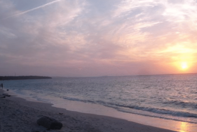 Encanto y Luz: Atardecer en Barú